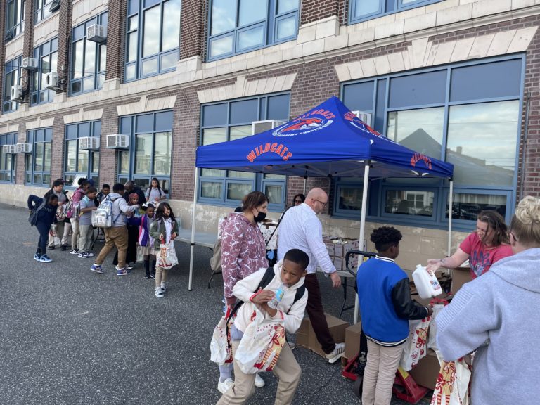 Memphis Street Academy provides produce for community